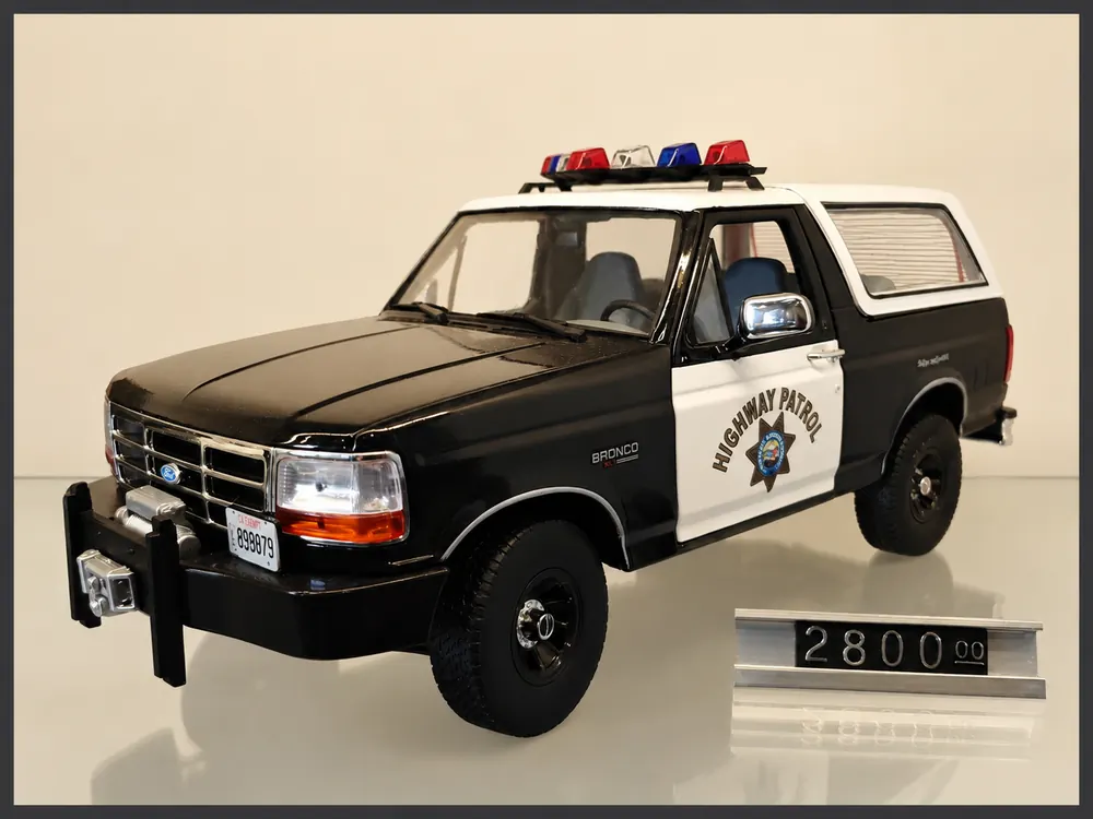 Ford Bronco · Highway Patrol, fotografiada en la vitrina de Automovilia