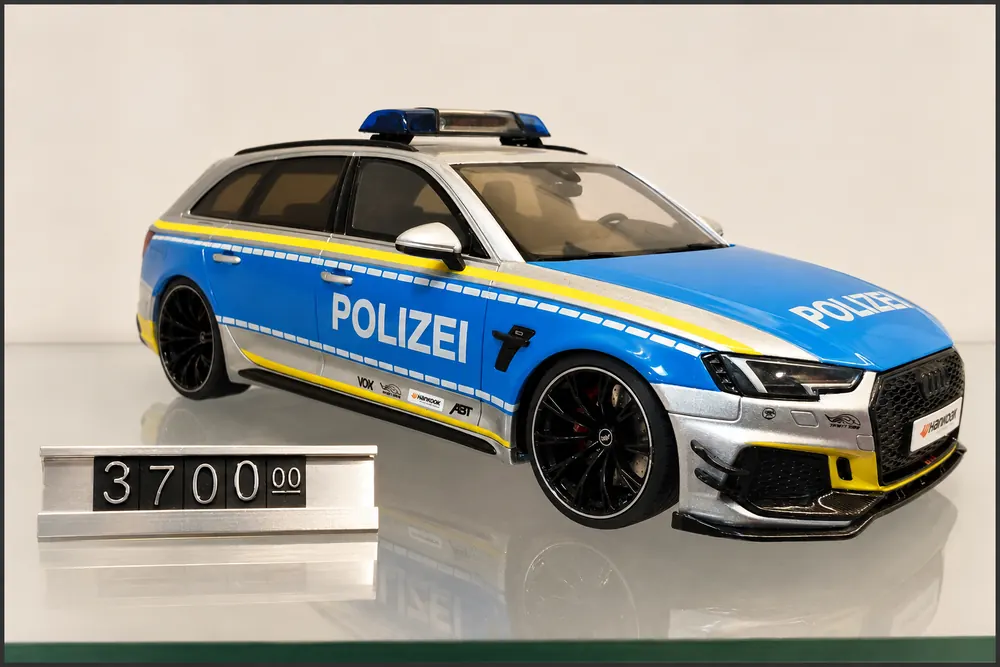 Audi · Polizei, fotografiada en la vitrina de Automovilia